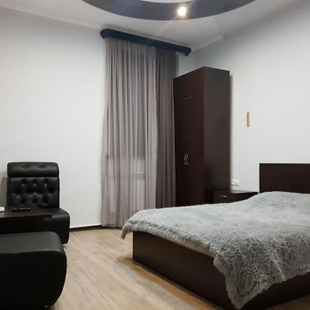 Guesthouse Crown Of ซากาดซอร์ ภายนอก รูปภาพ