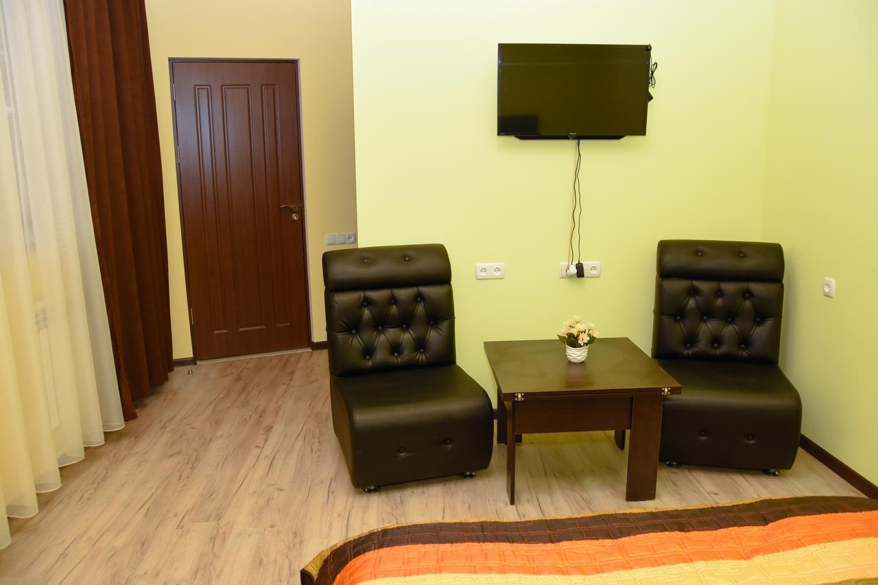 Guesthouse Crown Of ซากาดซอร์ ภายนอก รูปภาพ